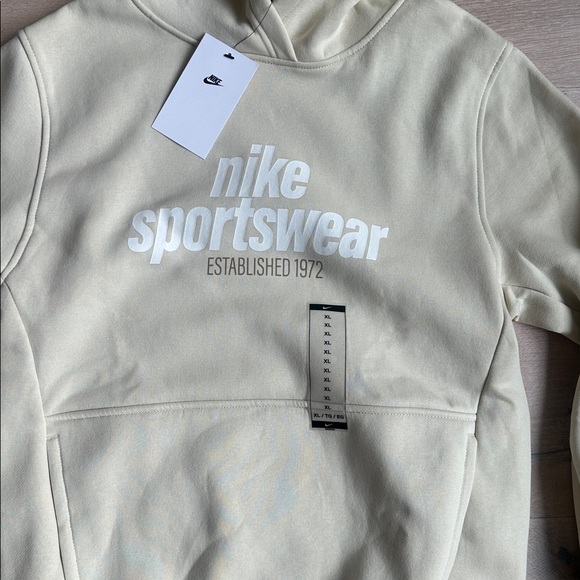 New Nike Cream Hoodie for boys size xl - Picture 2 of 6